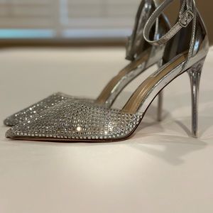NWOT Steve Madden stiletto heels in silver metallic stiletto heels